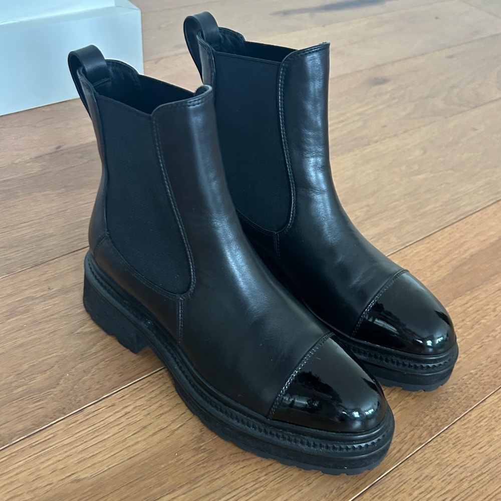 CHANEL Black Ankle Chealsea Boots - Picture 5 of 7